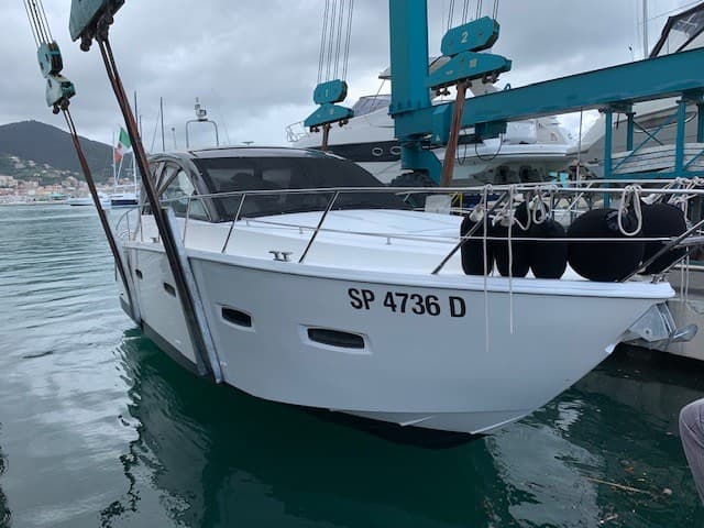 Sealine Sc 35 - Interior View Sealine Sc 35 - Interior View