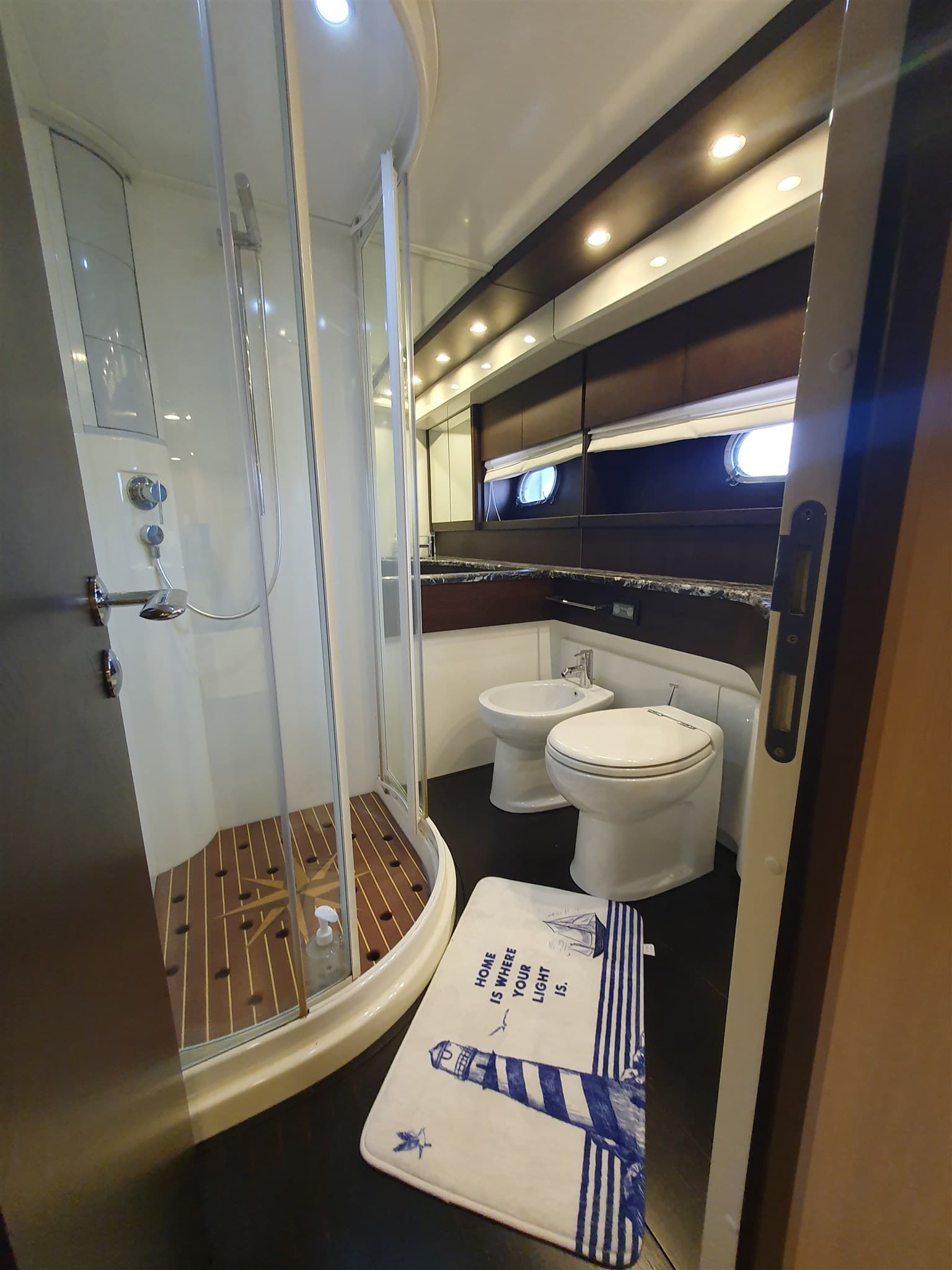 VZ Vz 18 - Deck View VZ Vz 18 - Deck View