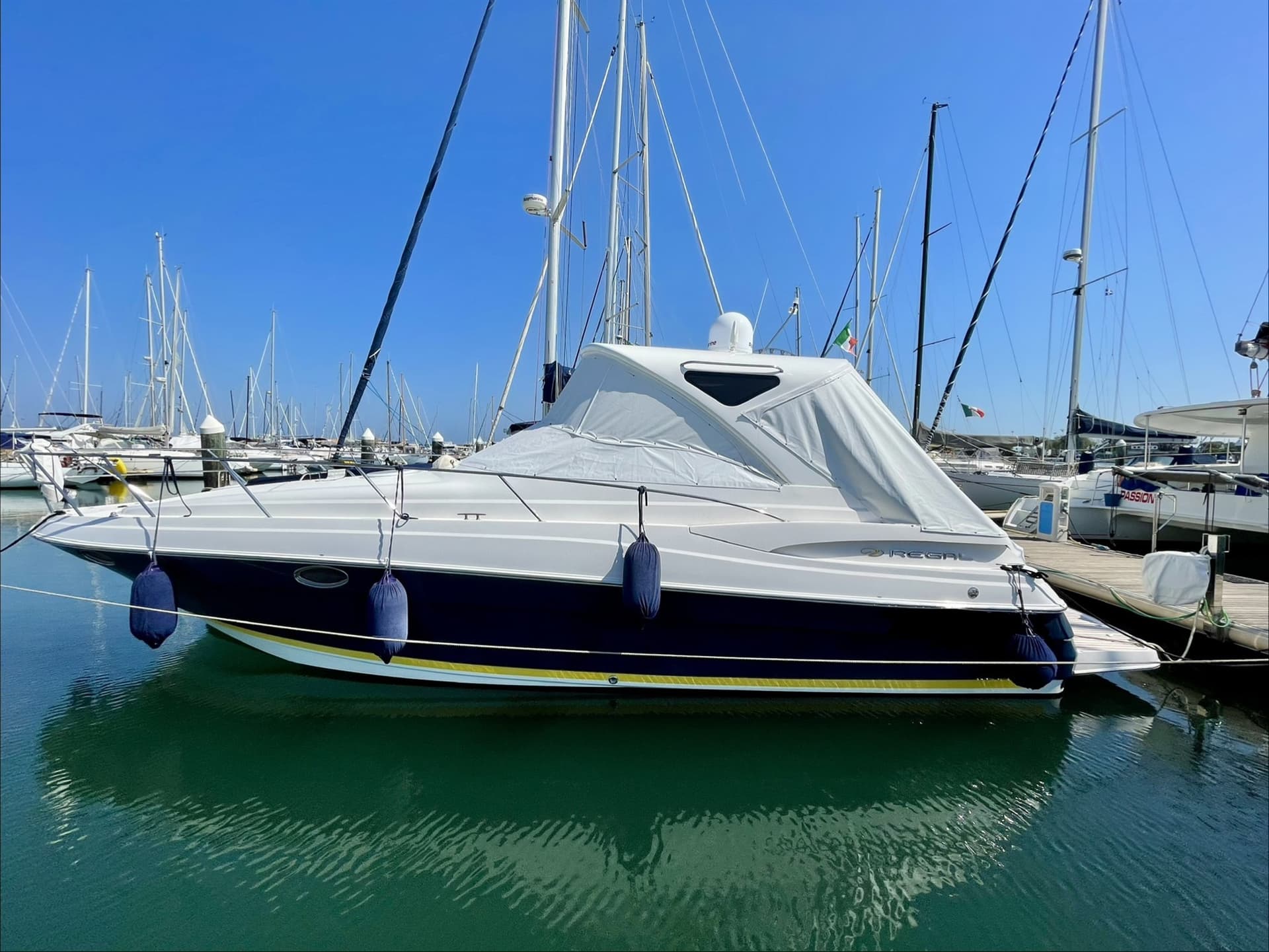 Regal Marine 3760 usato - dettaglio 1