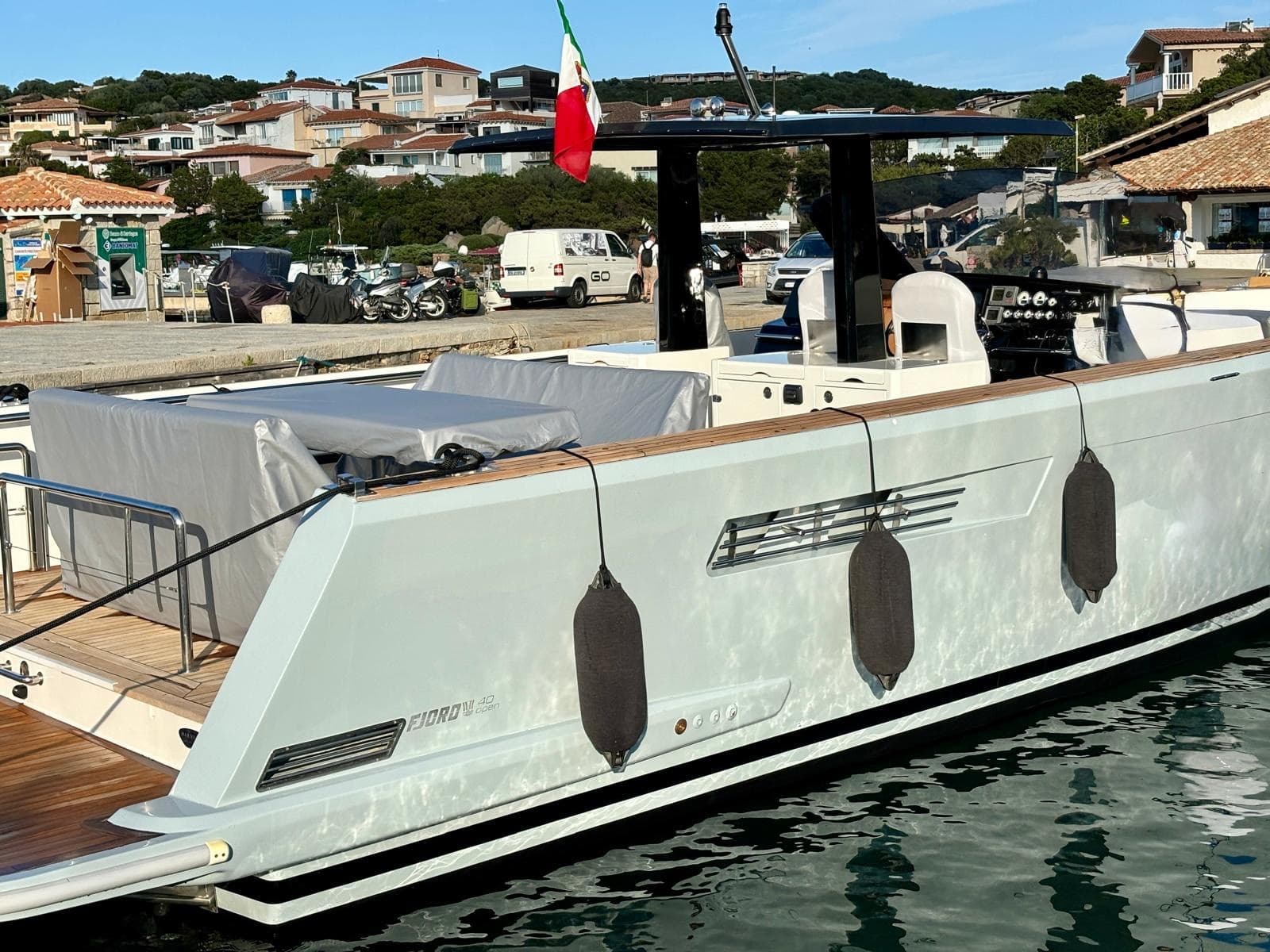 Fjord 40 Open - Interior View Fjord 40 Open - Interior View