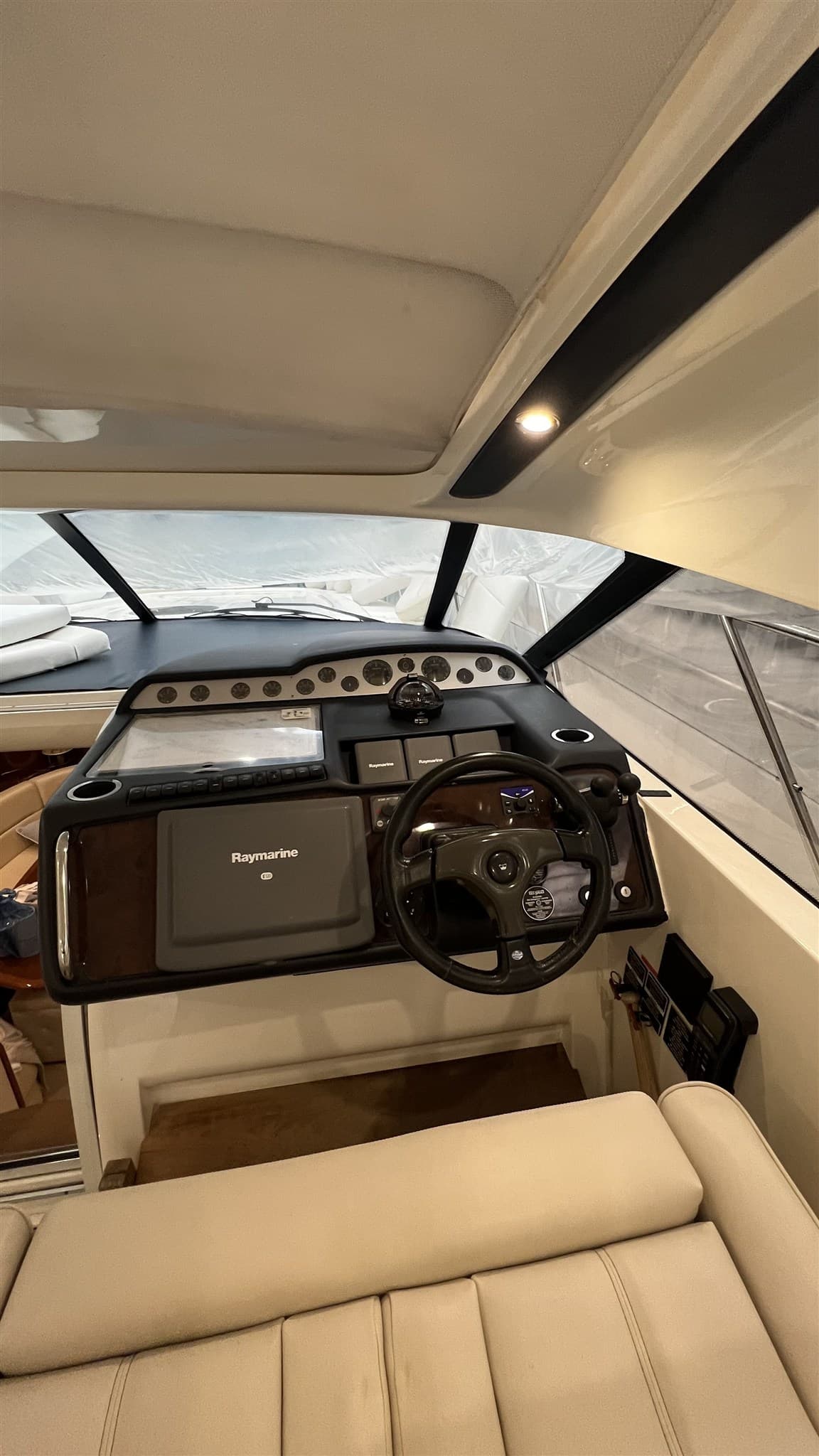 Princess Yachts V 48 - Detail View 1 Princess Yachts V 48 - Detail View 1