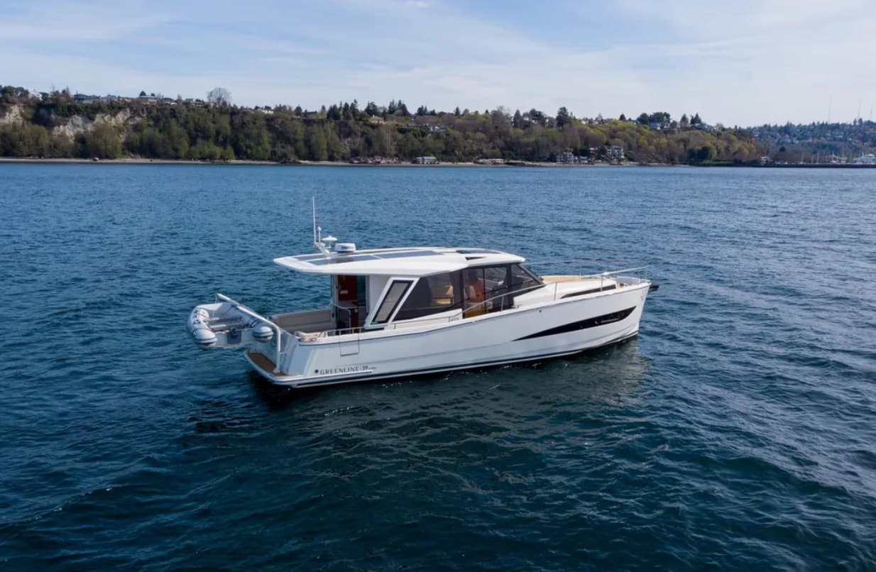 Greenline Yachts 39 used - hero image 3