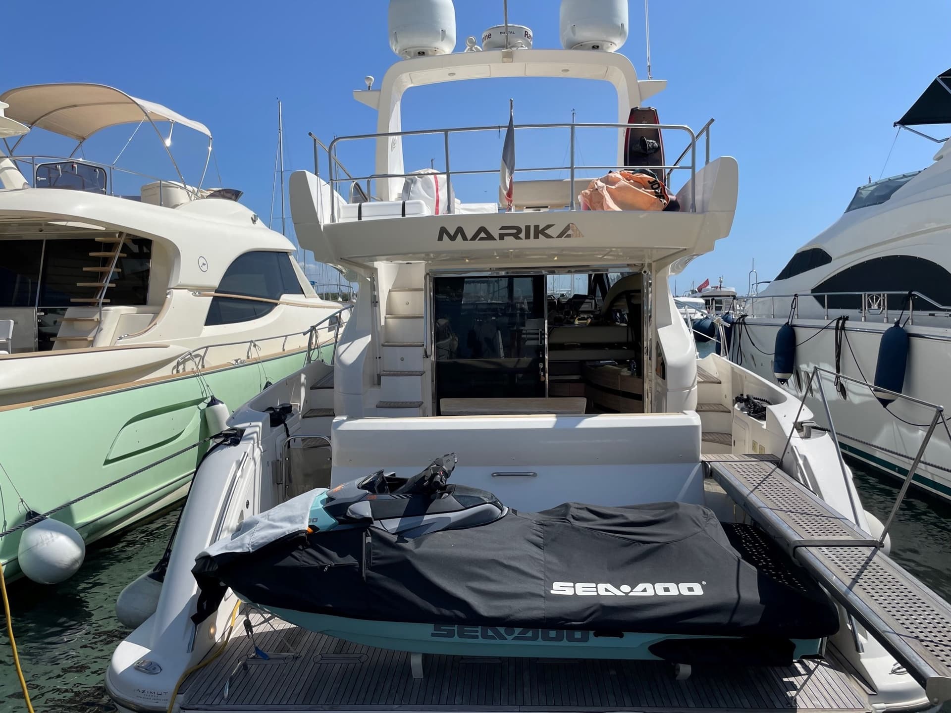 Azimut 53 Flybridge My 2011 - Detail View 1 Azimut 53 Flybridge My 2011 - Detail View 1