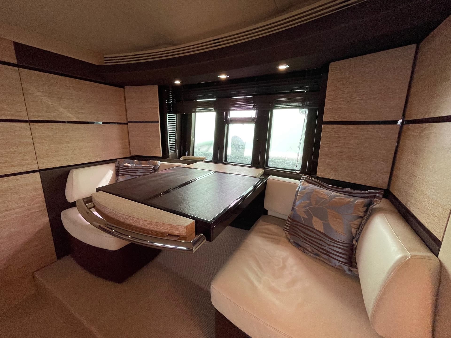 Azimut 53 Flybridge MY 2011 usato - foto hero 12