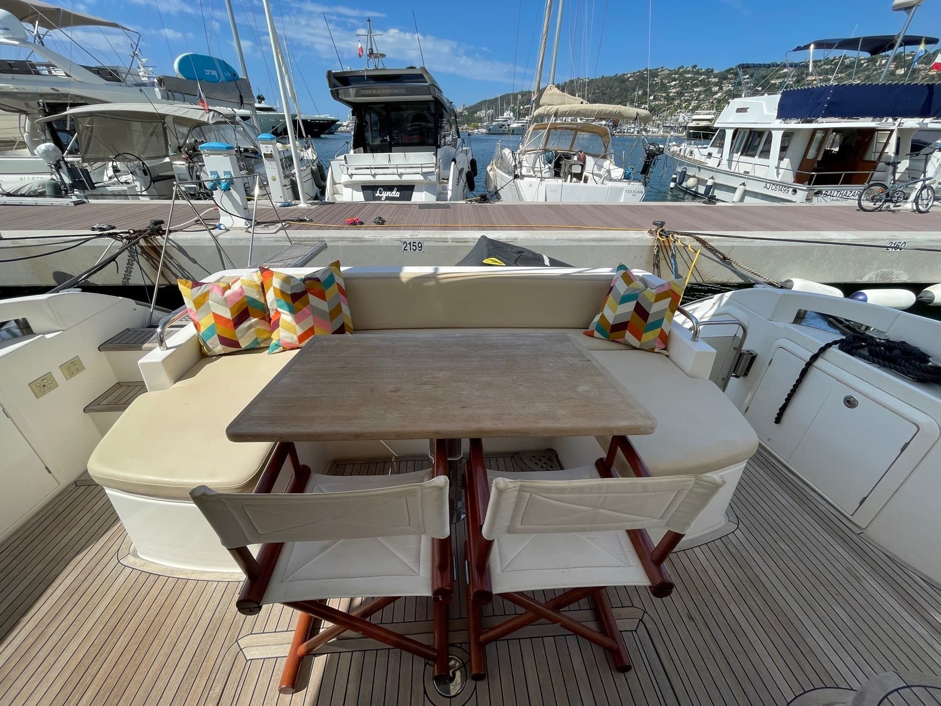 Azimut 53 Flybridge My 2011 - Deck View Azimut 53 Flybridge My 2011 - Deck View