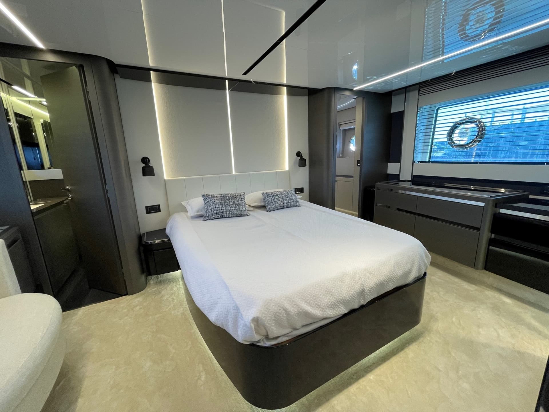 Azimut S8 usato - foto hero 11