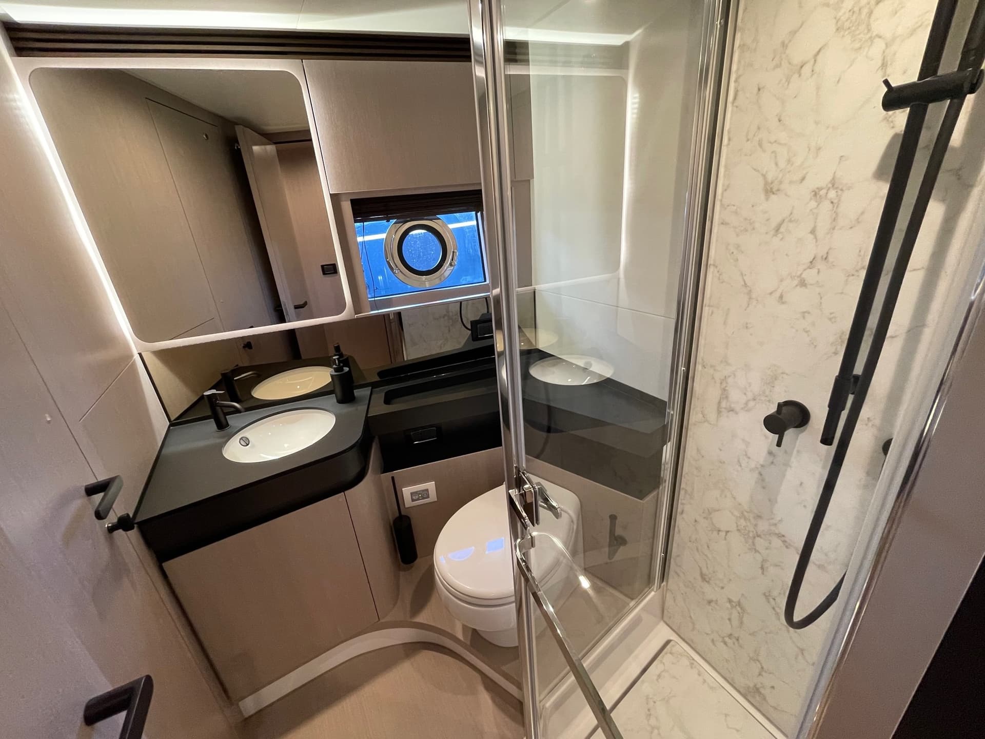 Azimut S7 M/Y 2023 usato - foto hero 19