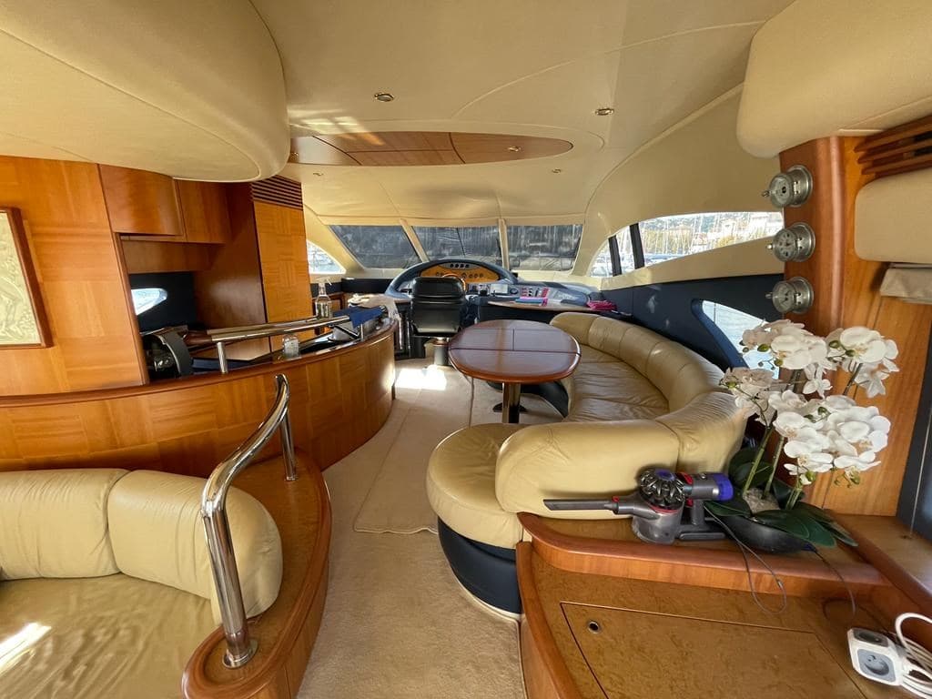 Azimut 62 - Interior View Azimut 62 - Interior View