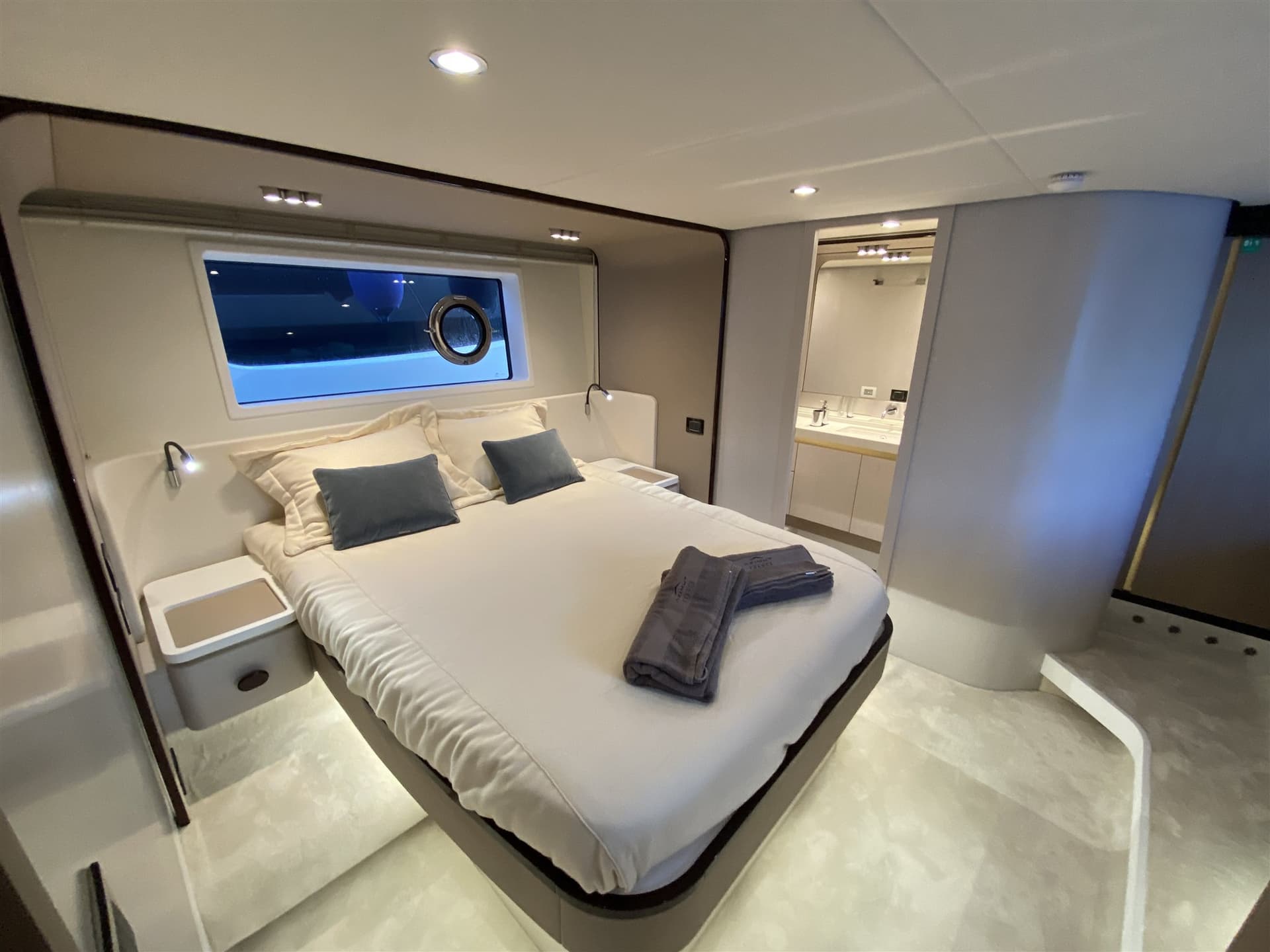 Azimut 60 Flybridge 2023 usato - foto hero 16