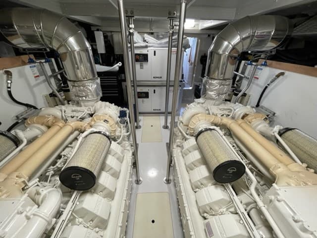 Azimut 72 Flybridge usato - foto hero 24