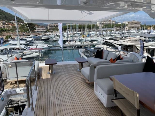 Azimut 72 Flybridge usato - foto hero 8
