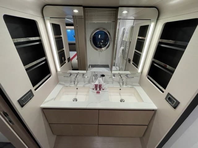 Azimut 72 Flybridge usato - foto hero 20