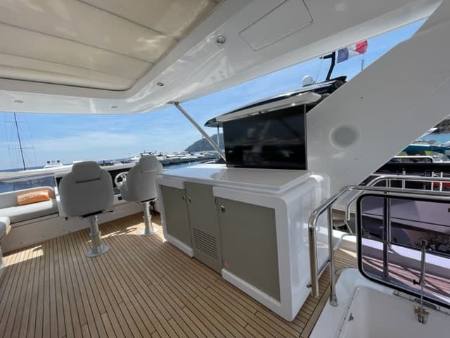 Azimut 72 Flybridge usato - foto hero 10