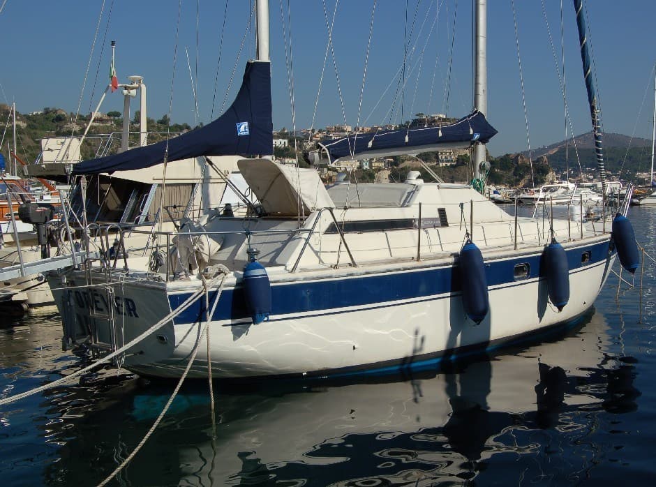 Ferretti Yachts Altura 42 - Main View Ferretti Yachts Altura 42 - Main View