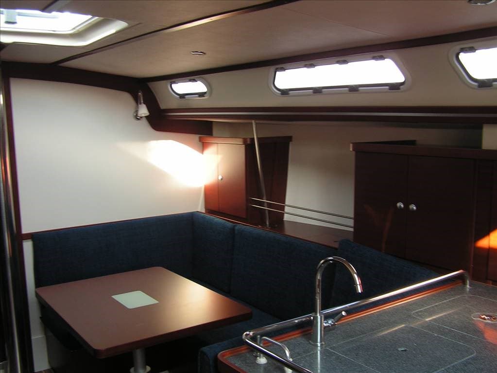 Hanse 400 E - Interior View Hanse 400 E - Interior View
