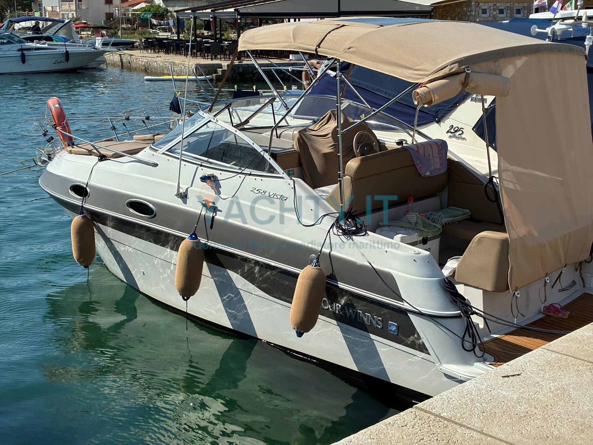 Four Winns Vista 258 - Main View Four Winns Vista 258 - Main View