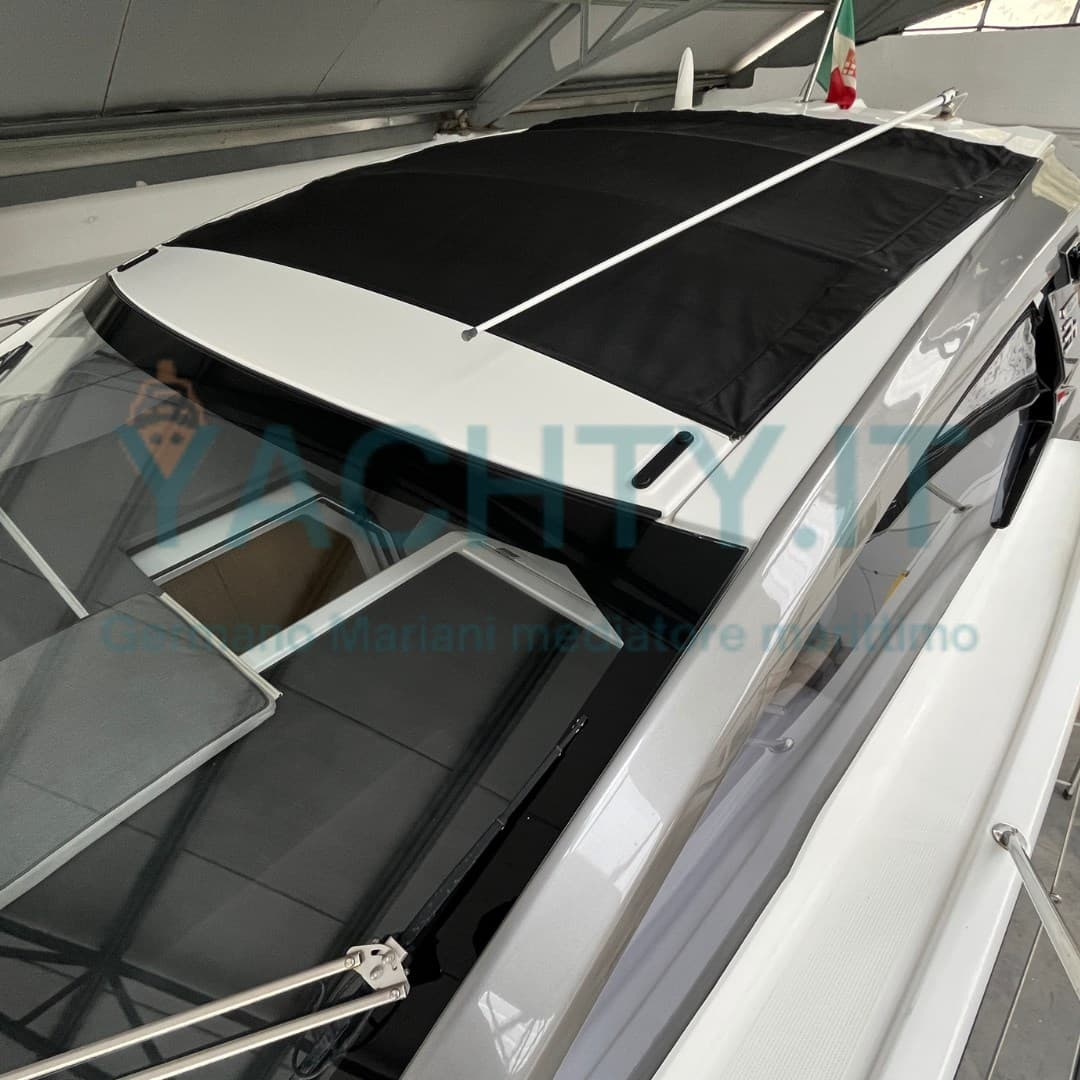 Azimut Atlantis 34 - Deck View Azimut Atlantis 34 - Deck View