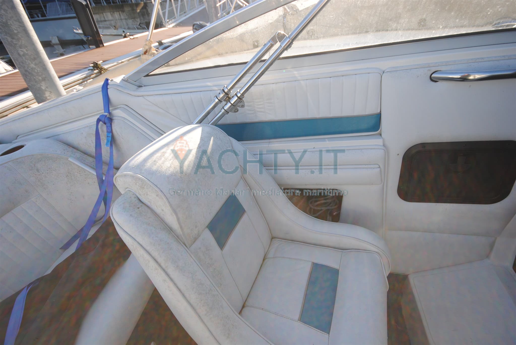 Celebrity Boats 240 - Deck View Celebrity Boats 240 - Deck View