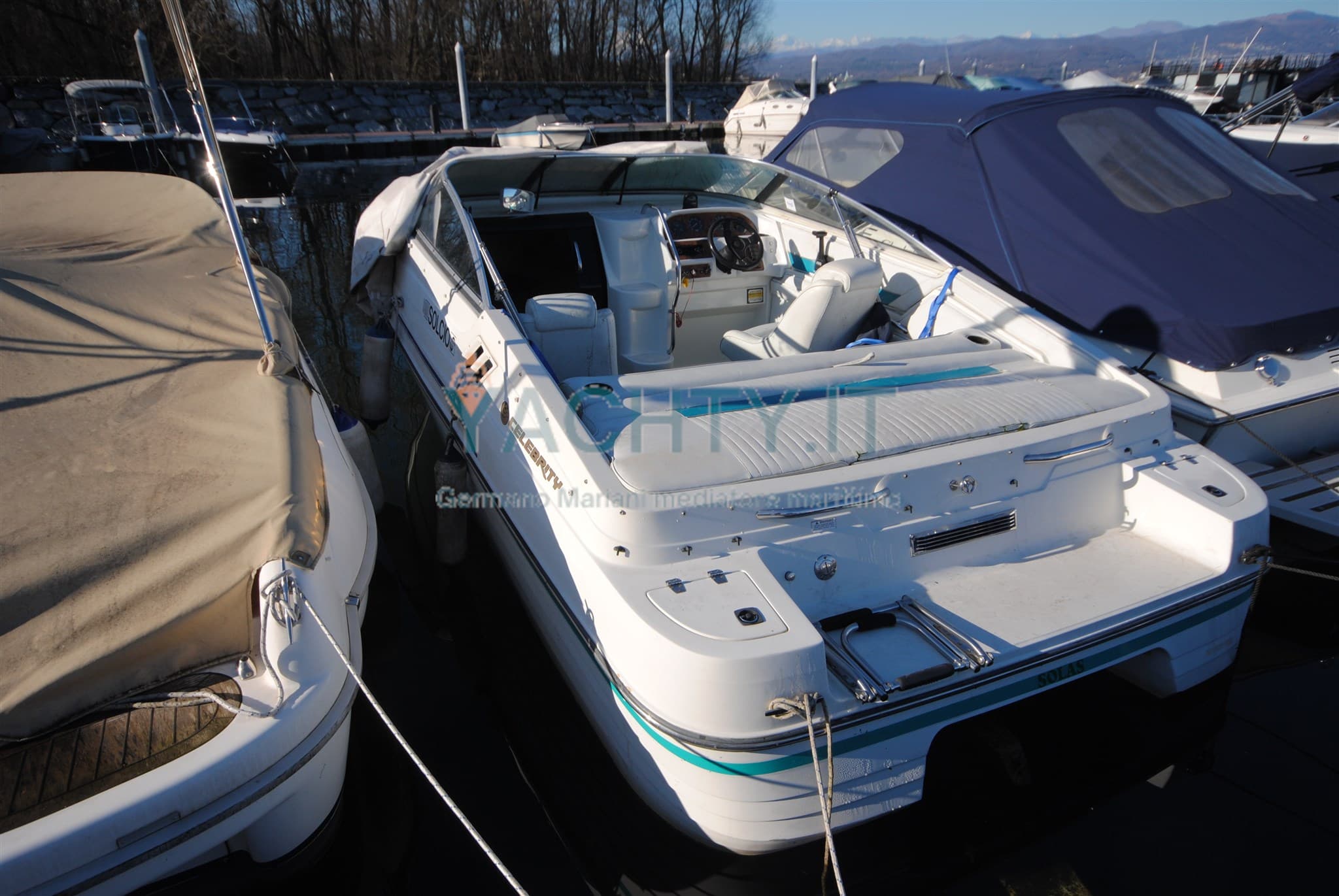 Celebrity Boats 240 - Main View Celebrity Boats 240 - Main View