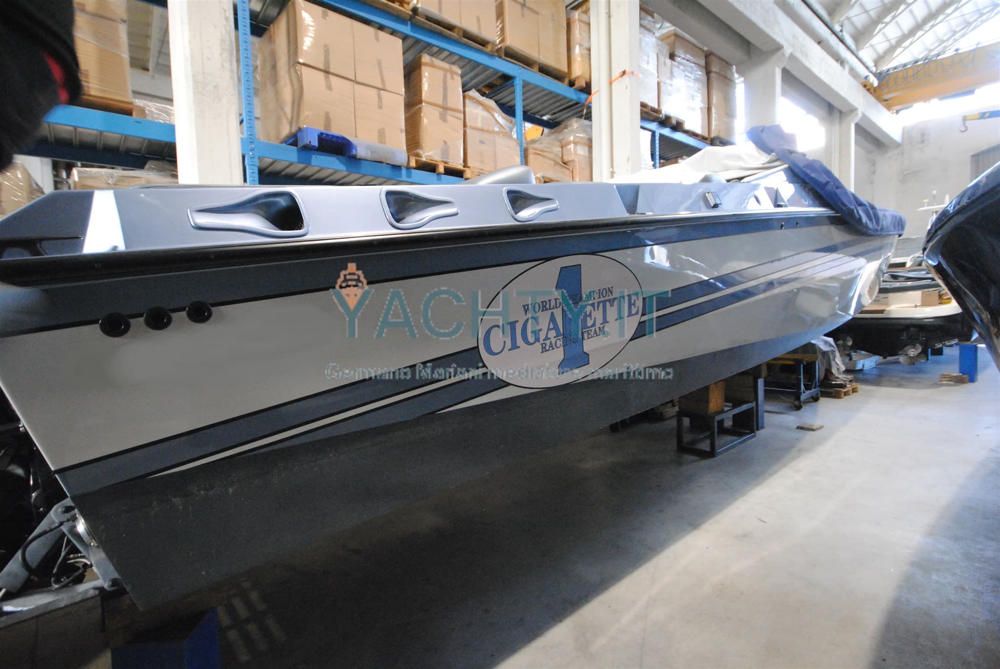 Cigarette R.T. 38' Top Gun - Detail View 1 Cigarette R.T. 38' Top Gun - Detail View 1