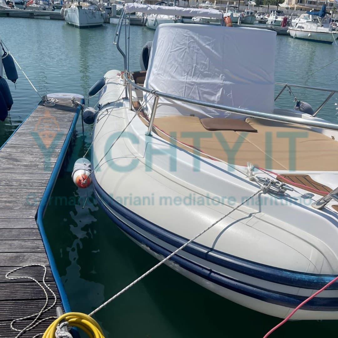 Capelli Tempest 900 Wa - Deck View Capelli Tempest 900 Wa - Deck View