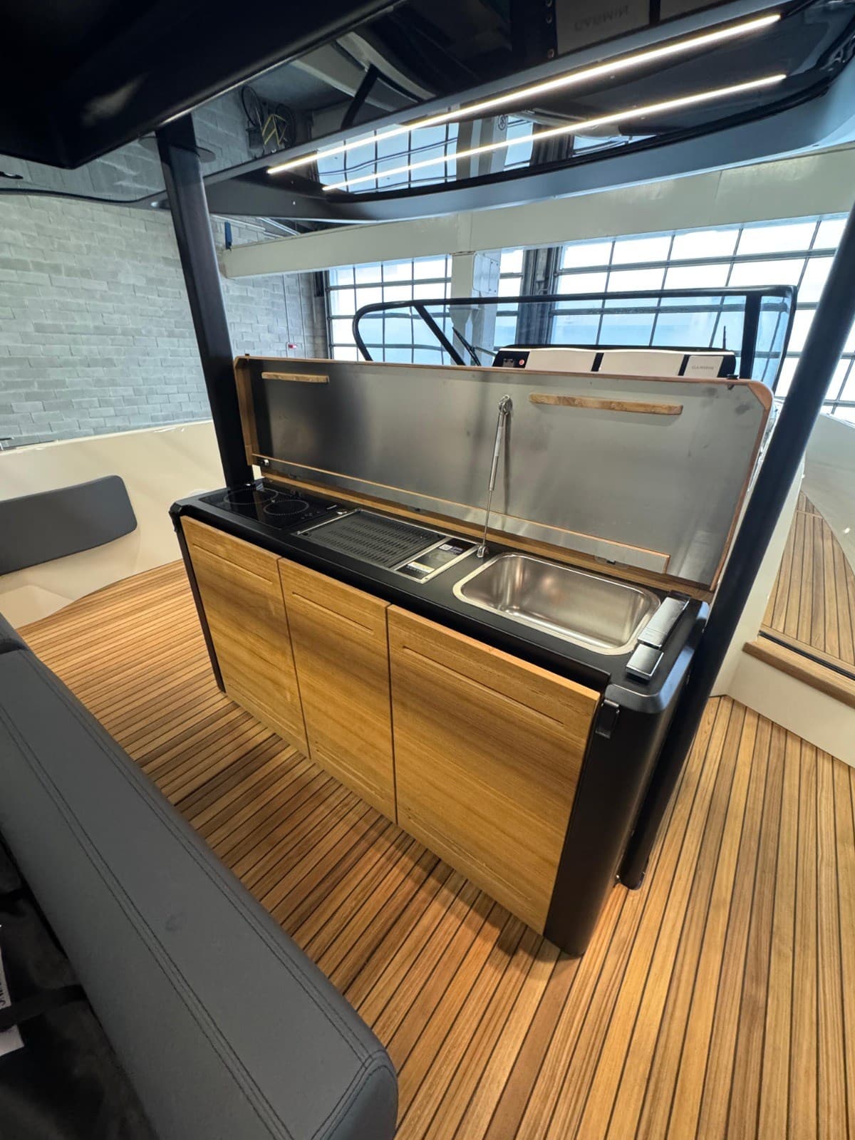 Cranchi A 46 Luxury Tender - Interior View Cranchi A 46 Luxury Tender - Interior View