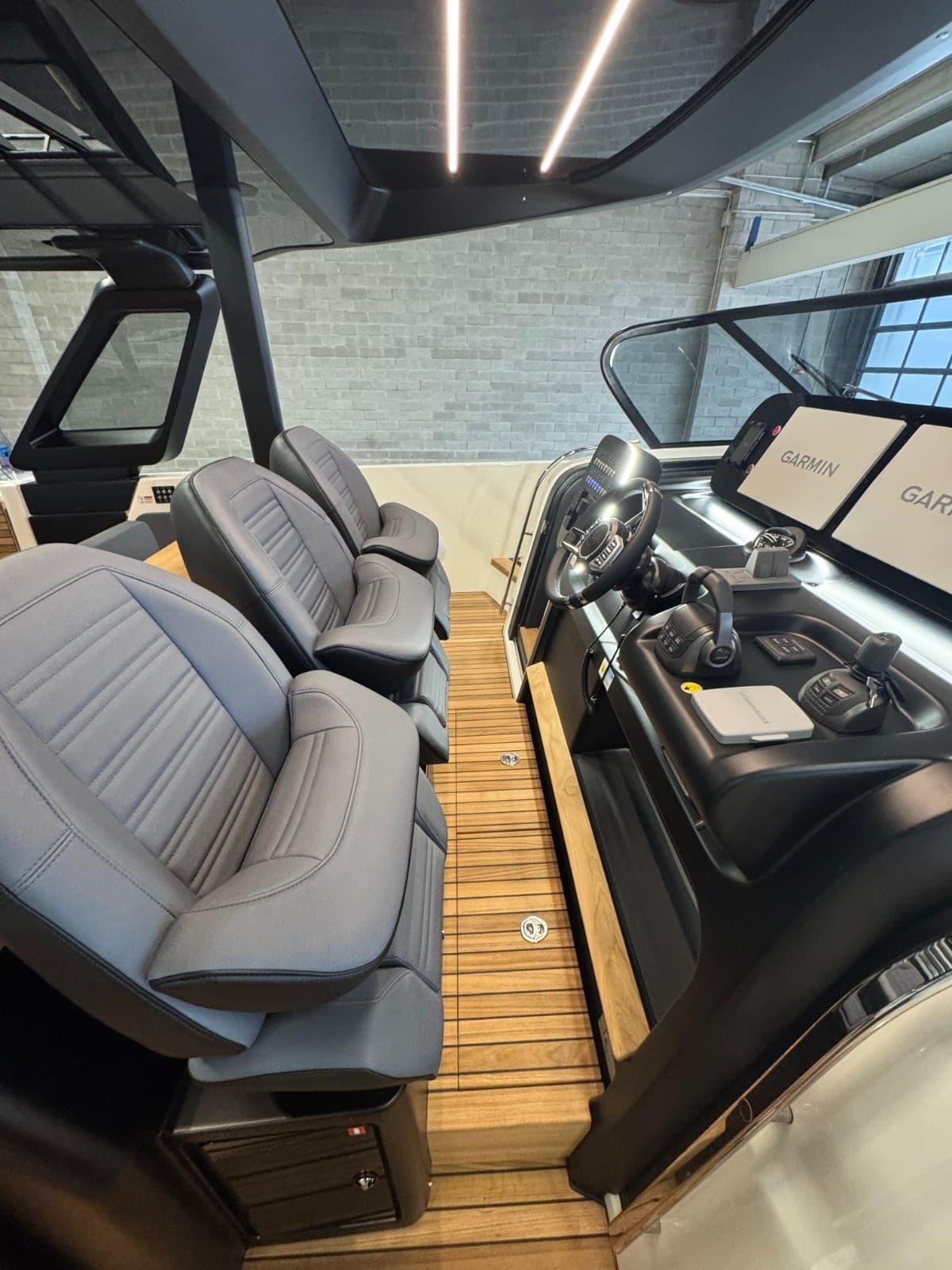 Cranchi A 46 Luxury Tender - Detail View 1 Cranchi A 46 Luxury Tender - Detail View 1