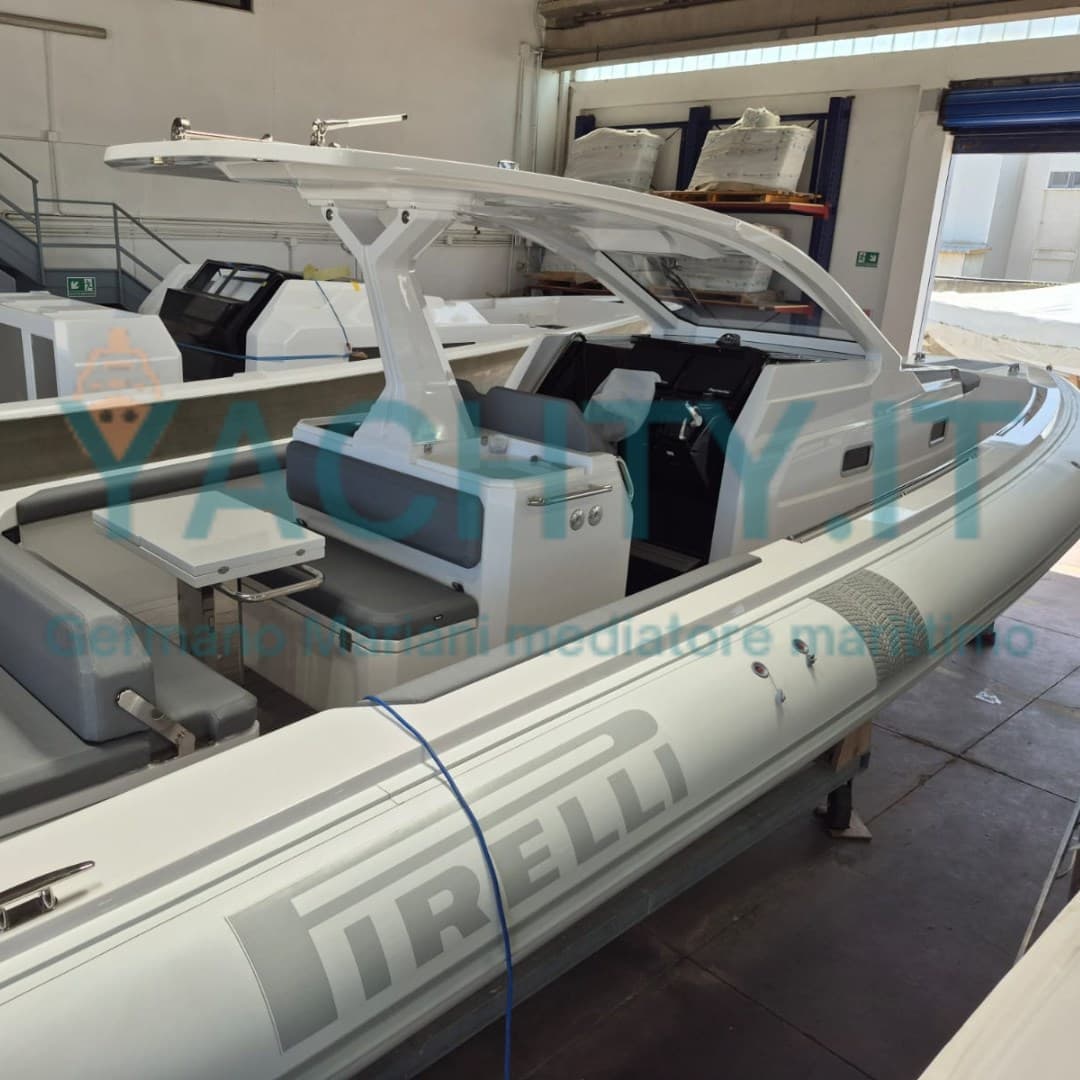 Pirelli 35 - Detail View 1 Pirelli 35 - Detail View 1