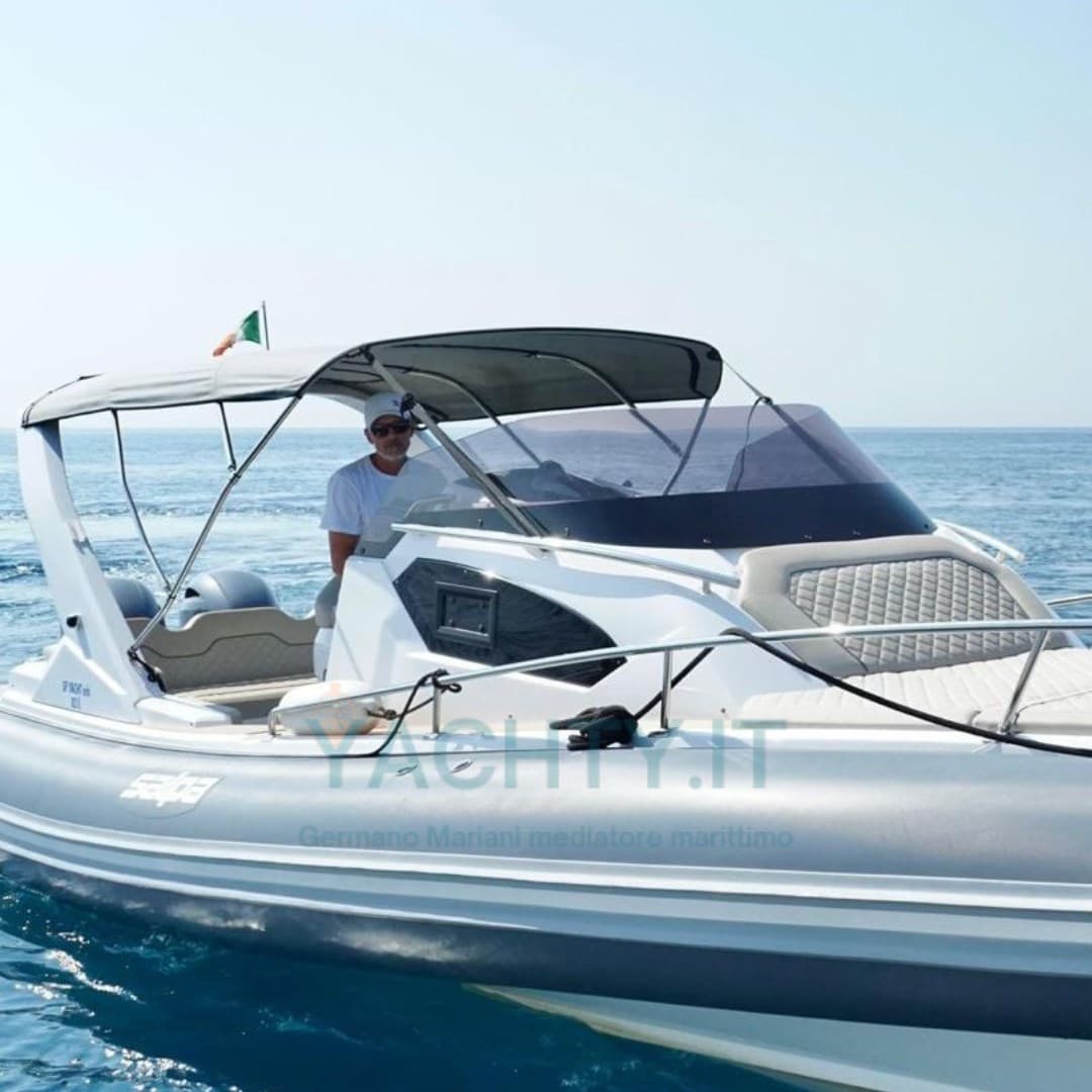 Salpa Soleil 30 - Interior View Salpa Soleil 30 - Interior View