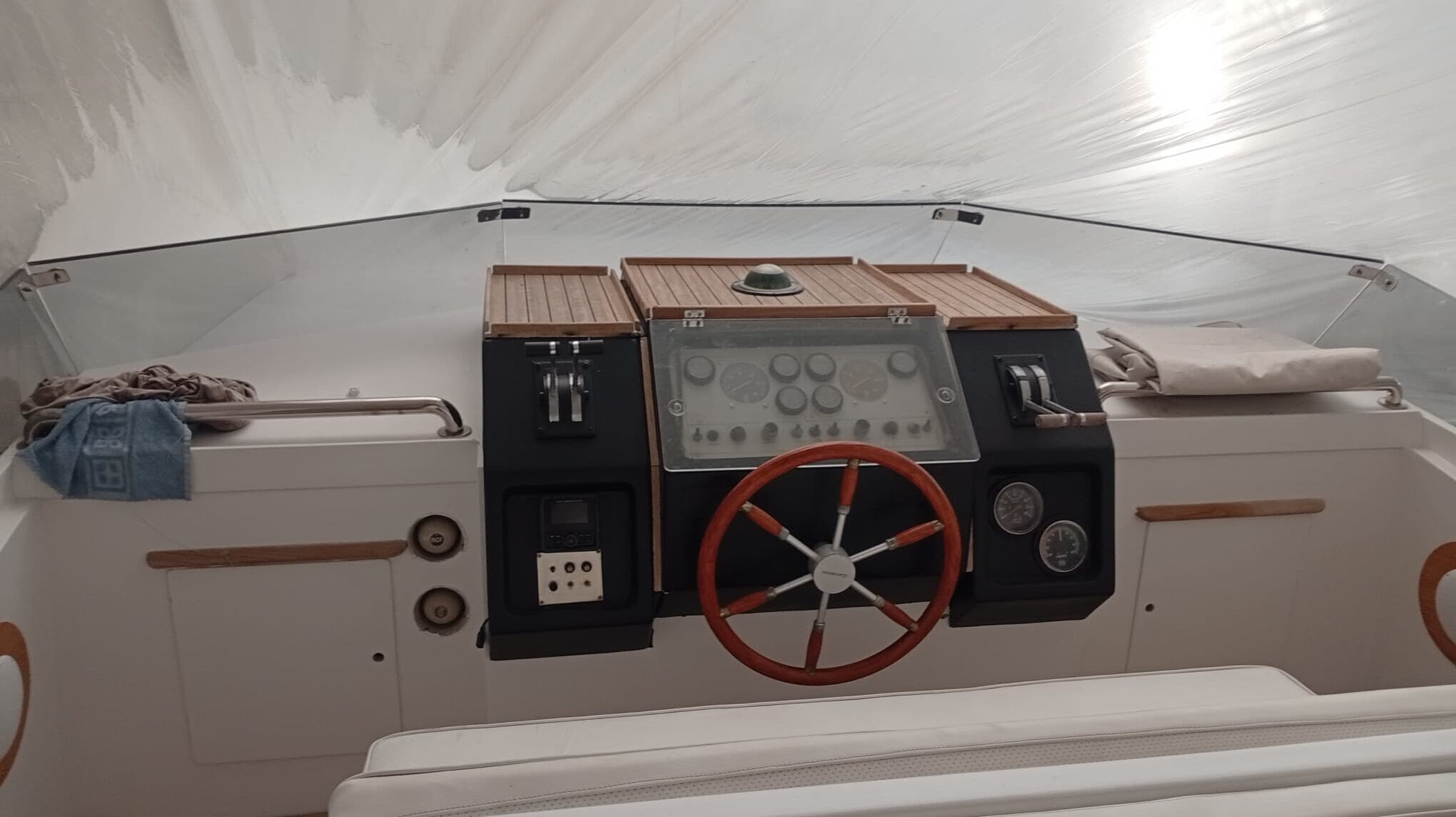 Canados Canados 50 S - Detail View 1 Canados Canados 50 S - Detail View 1