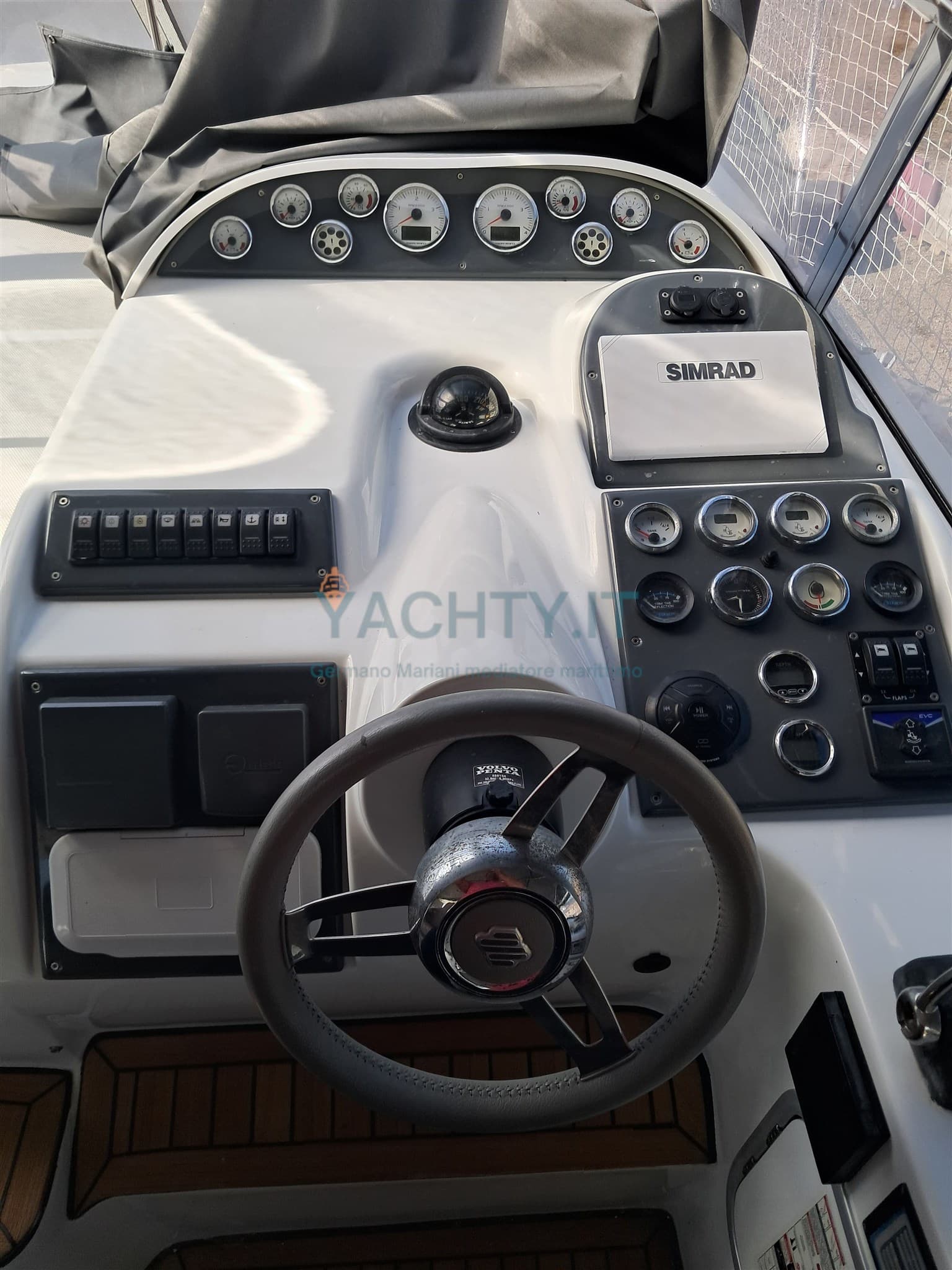 Innovazioni e Progetti Mira 40 - Interior View Innovazioni e Progetti Mira 40 - Interior View