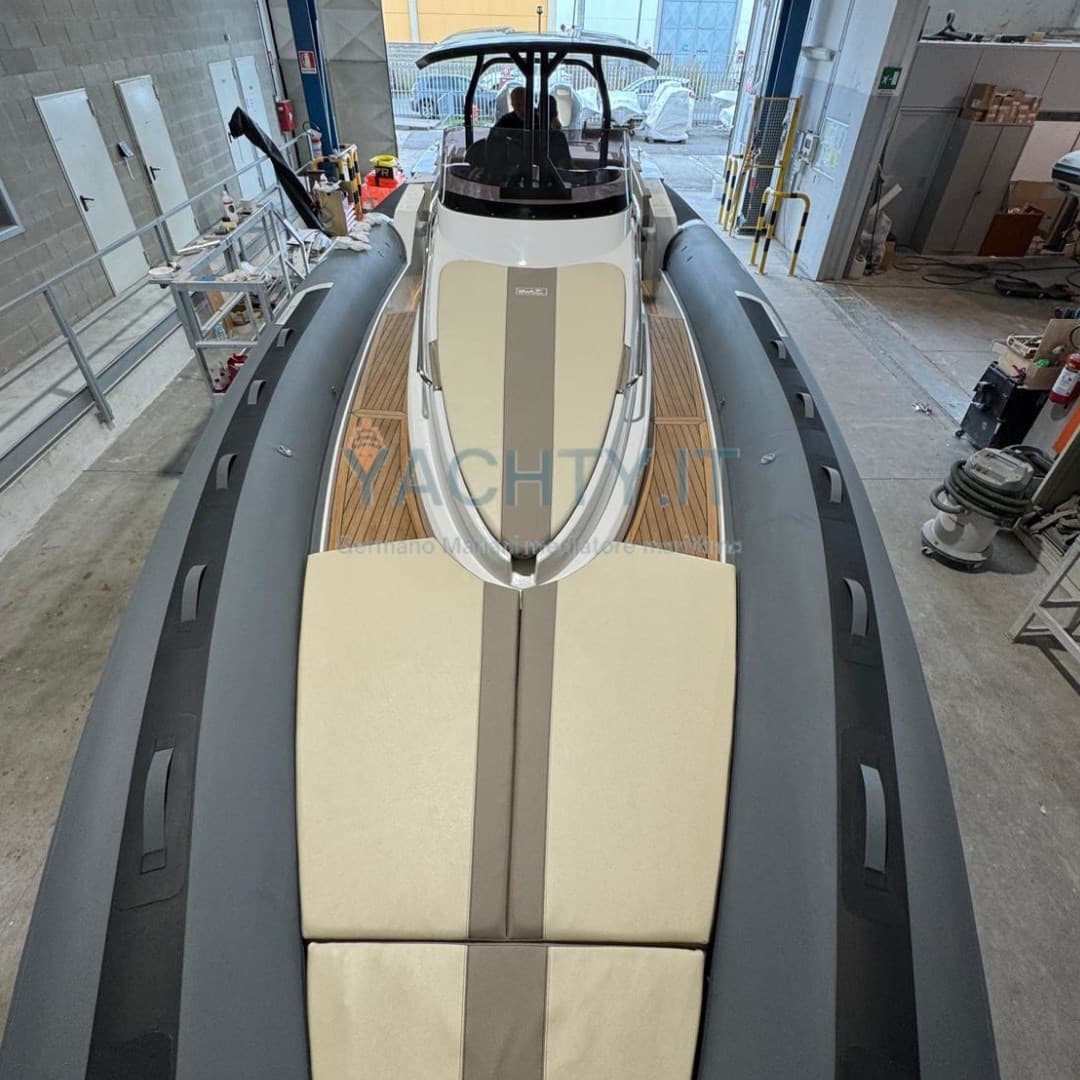 BWA 40 Premium - Deck View BWA 40 Premium - Deck View