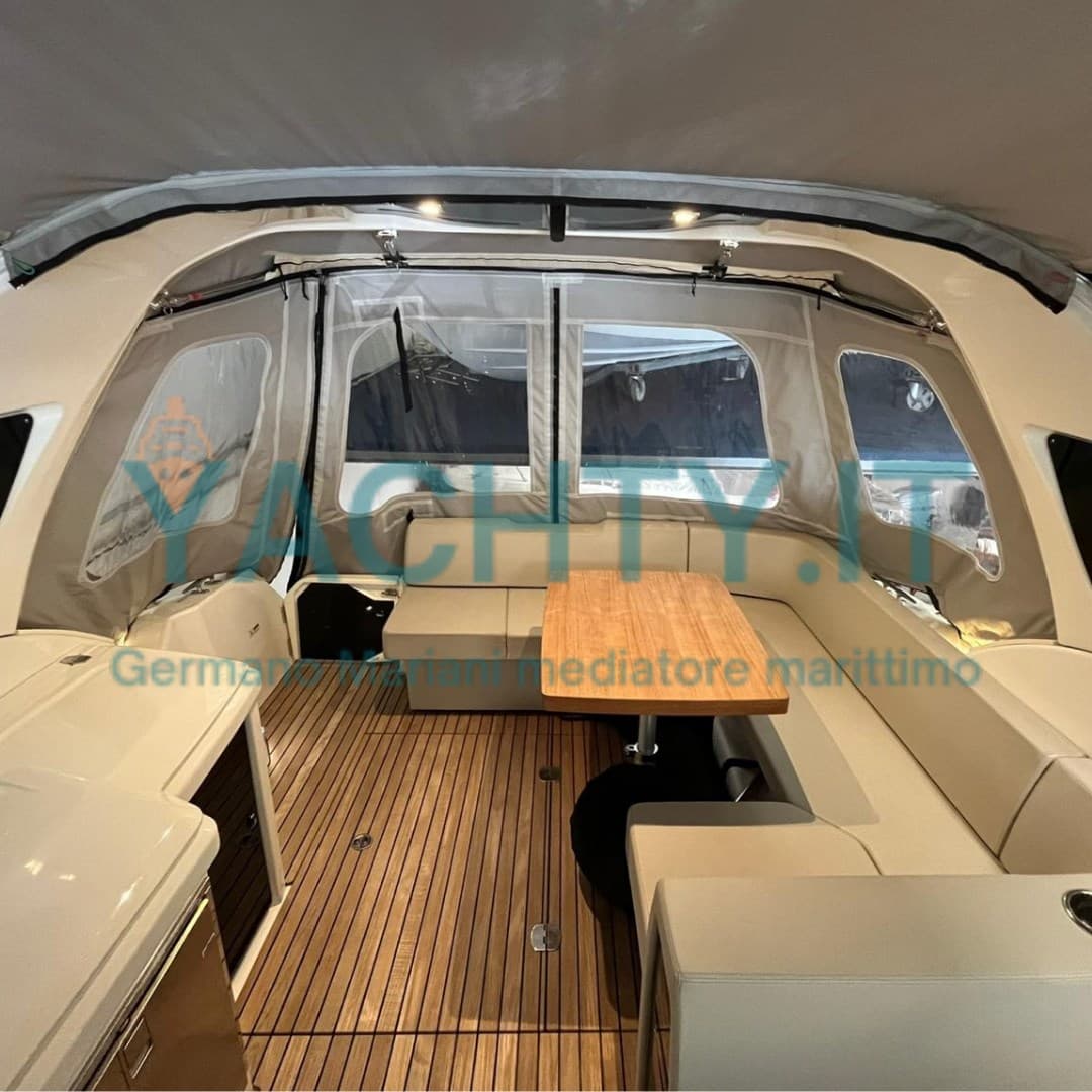 Cranchi Z 35 - Deck View Cranchi Z 35 - Deck View