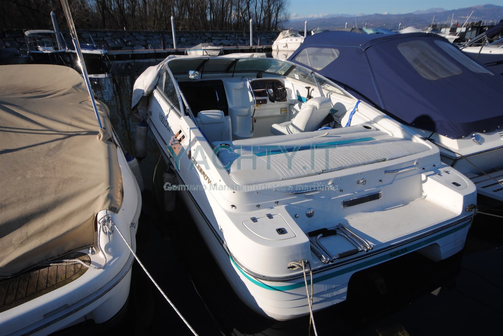 Celebrity Boats 240 - Main View Celebrity Boats 240 - Main View