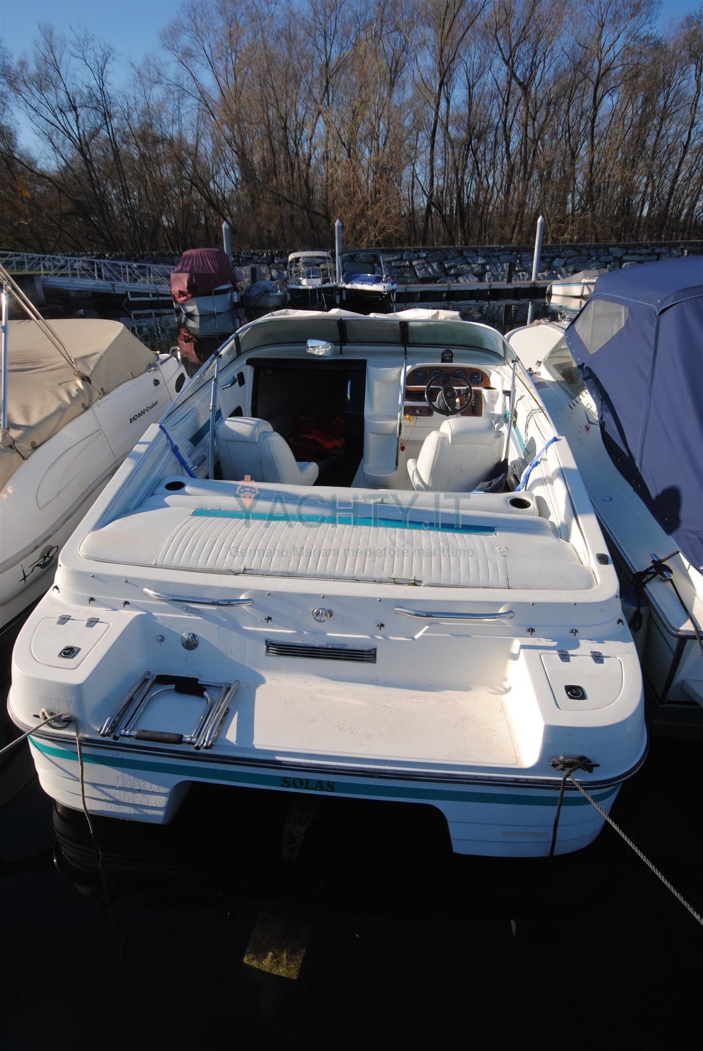 Celebrity Boats 240 - Detail View 1 Celebrity Boats 240 - Detail View 1