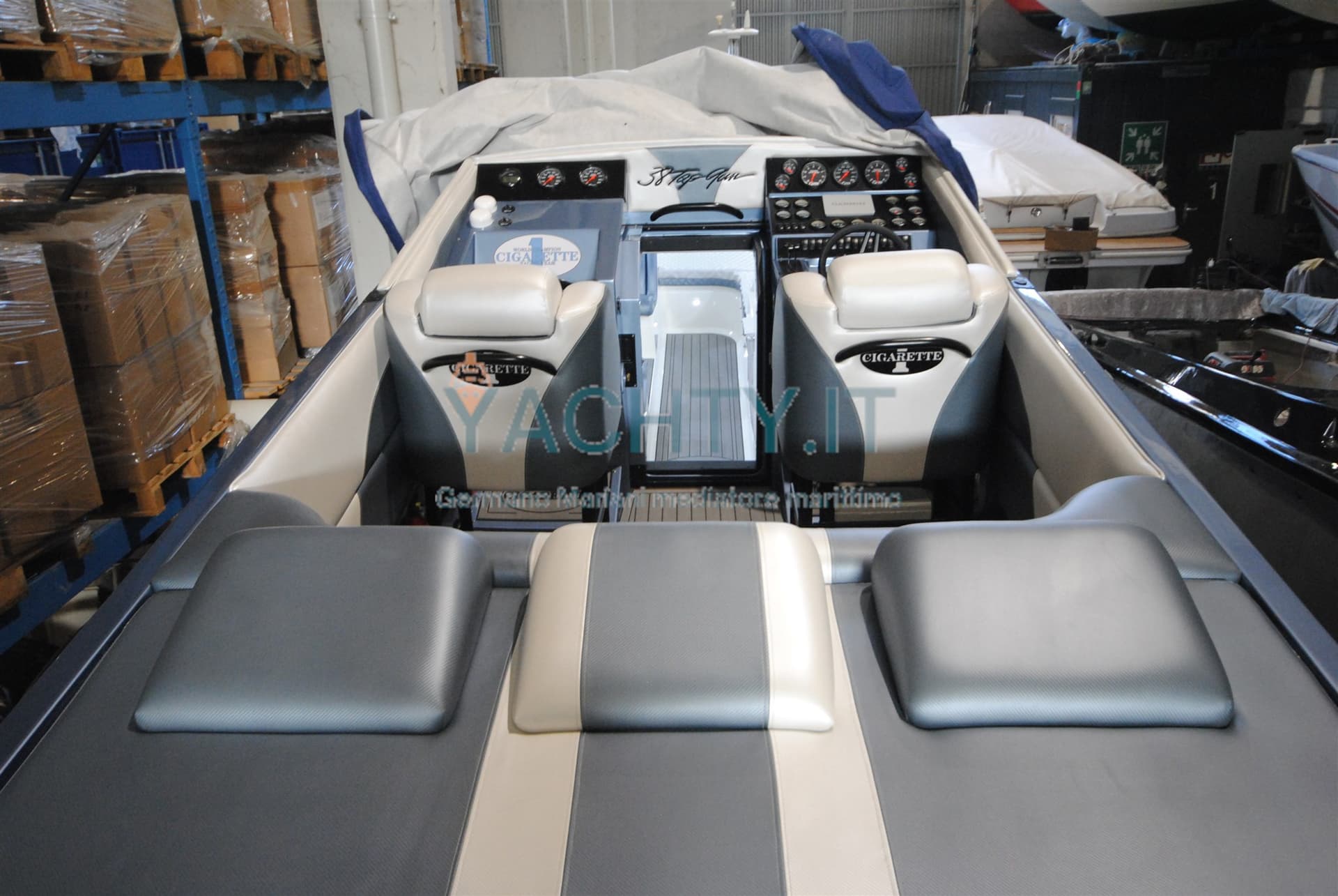 Cigarette R.T. 38' Top Gun - Deck View Cigarette R.T. 38' Top Gun - Deck View