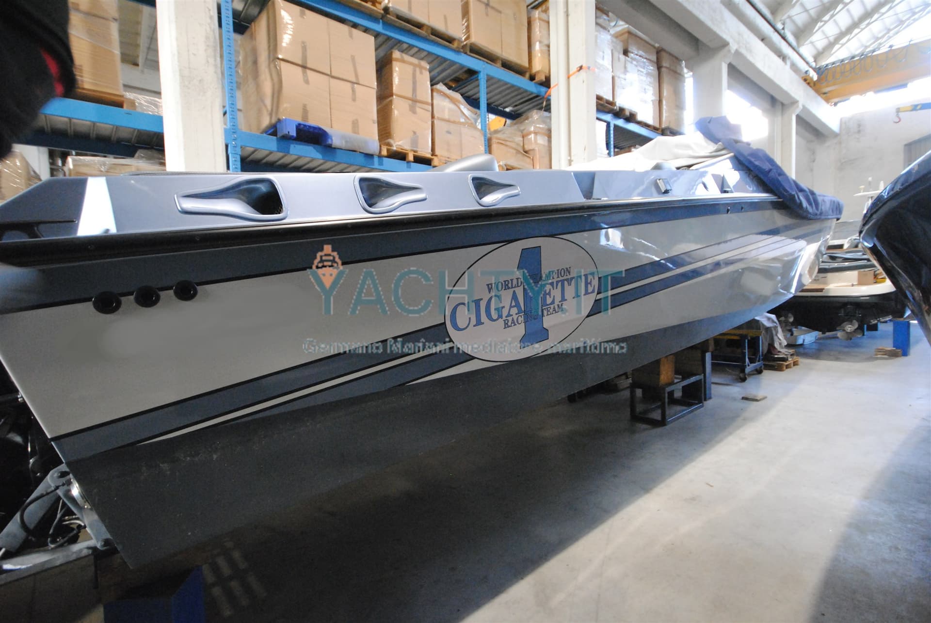 Cigarette R.T. 38' Top Gun - Detail View 1 Cigarette R.T. 38' Top Gun - Detail View 1