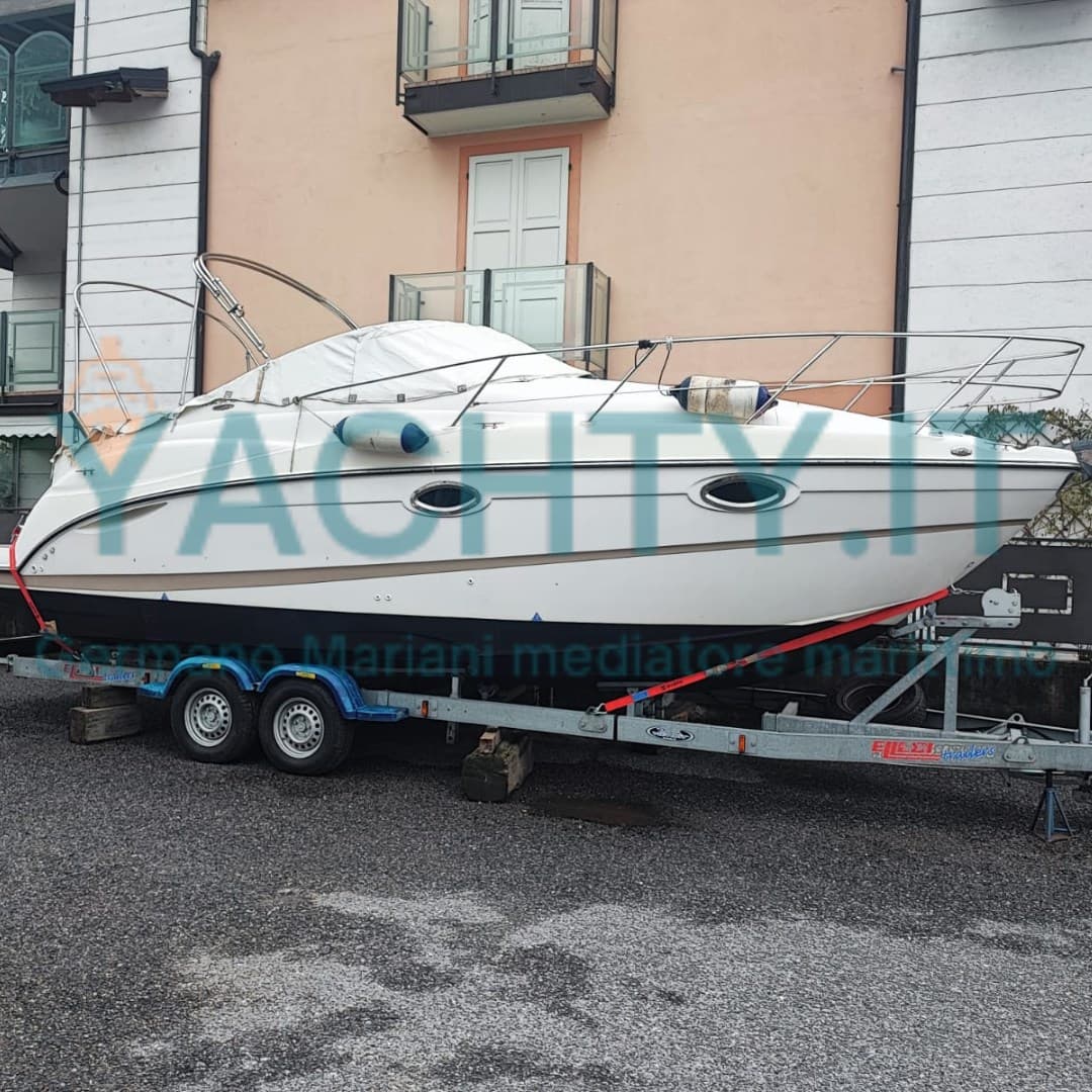 Maxum Marine 2500 Ms Sc R Cruiser - Interior View Maxum Marine 2500 Ms Sc R Cruiser - Interior View