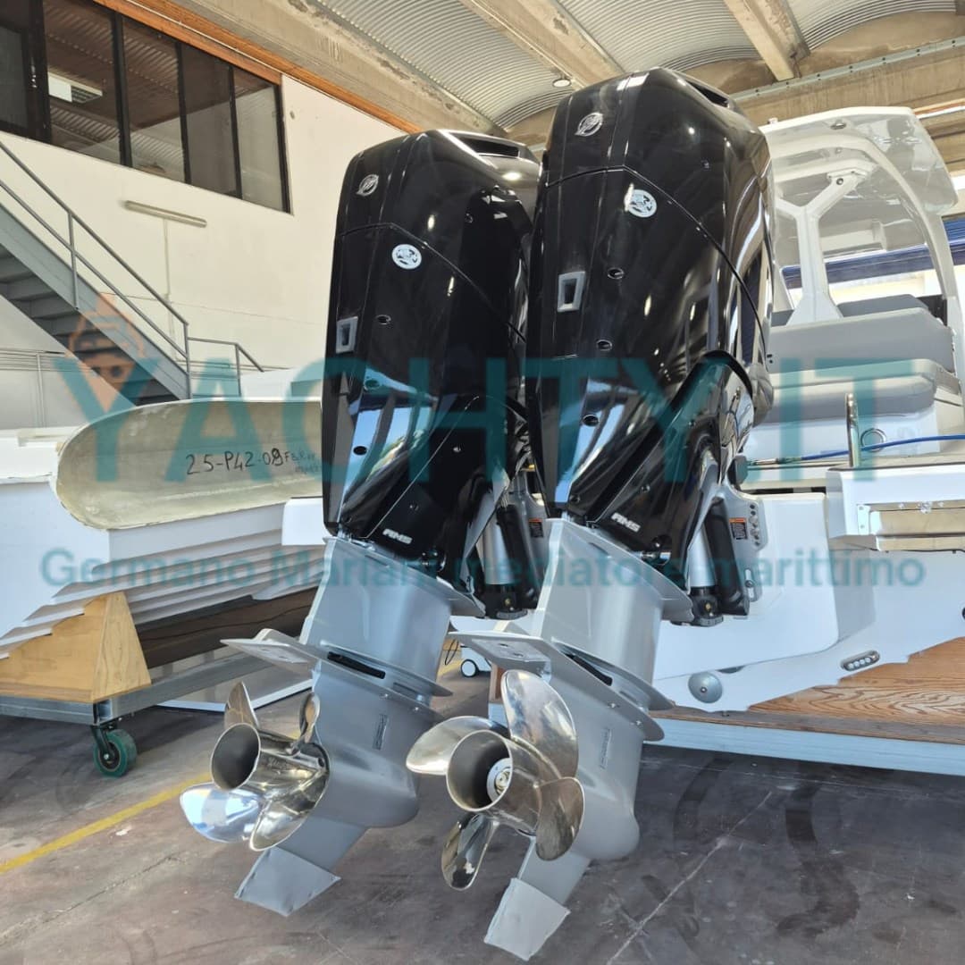 Pirelli 35 - Interior View Pirelli 35 - Interior View