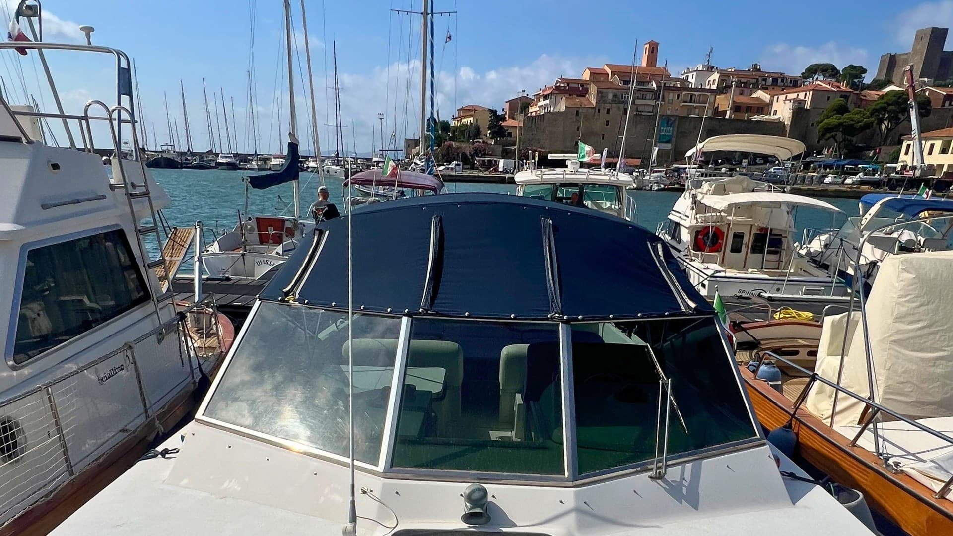 Itama Itama 38 - Deck View Itama Itama 38 - Deck View