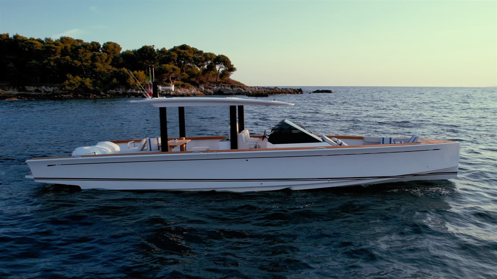 Nautor Swan Shadow 001 - Interior View Nautor Swan Shadow 001 - Interior View