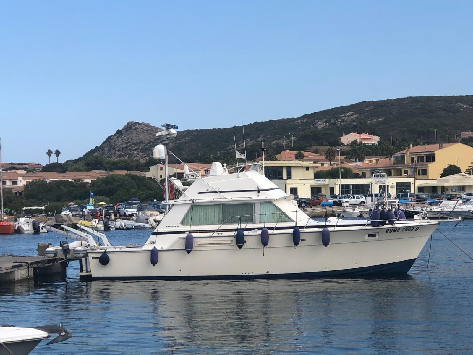 Bertram Yacht Bertram 42' Convertible - Detail View 1 Bertram Yacht Bertram 42' Convertible - Detail View 1