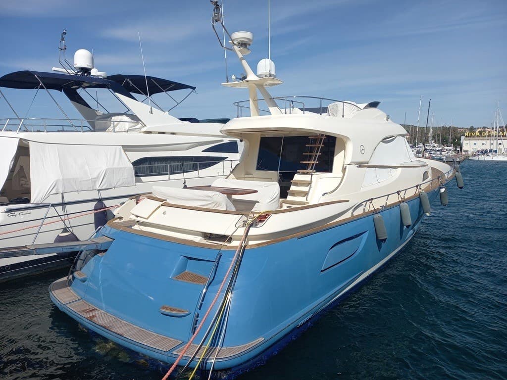 Mochi Craft Mochi 64 Dolphin Fly - Main View Mochi Craft Mochi 64 Dolphin Fly - Main View