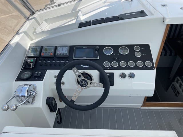 Magnum Marine MAGNUM 35 Hard Top gebraucht - Hauptbild 7