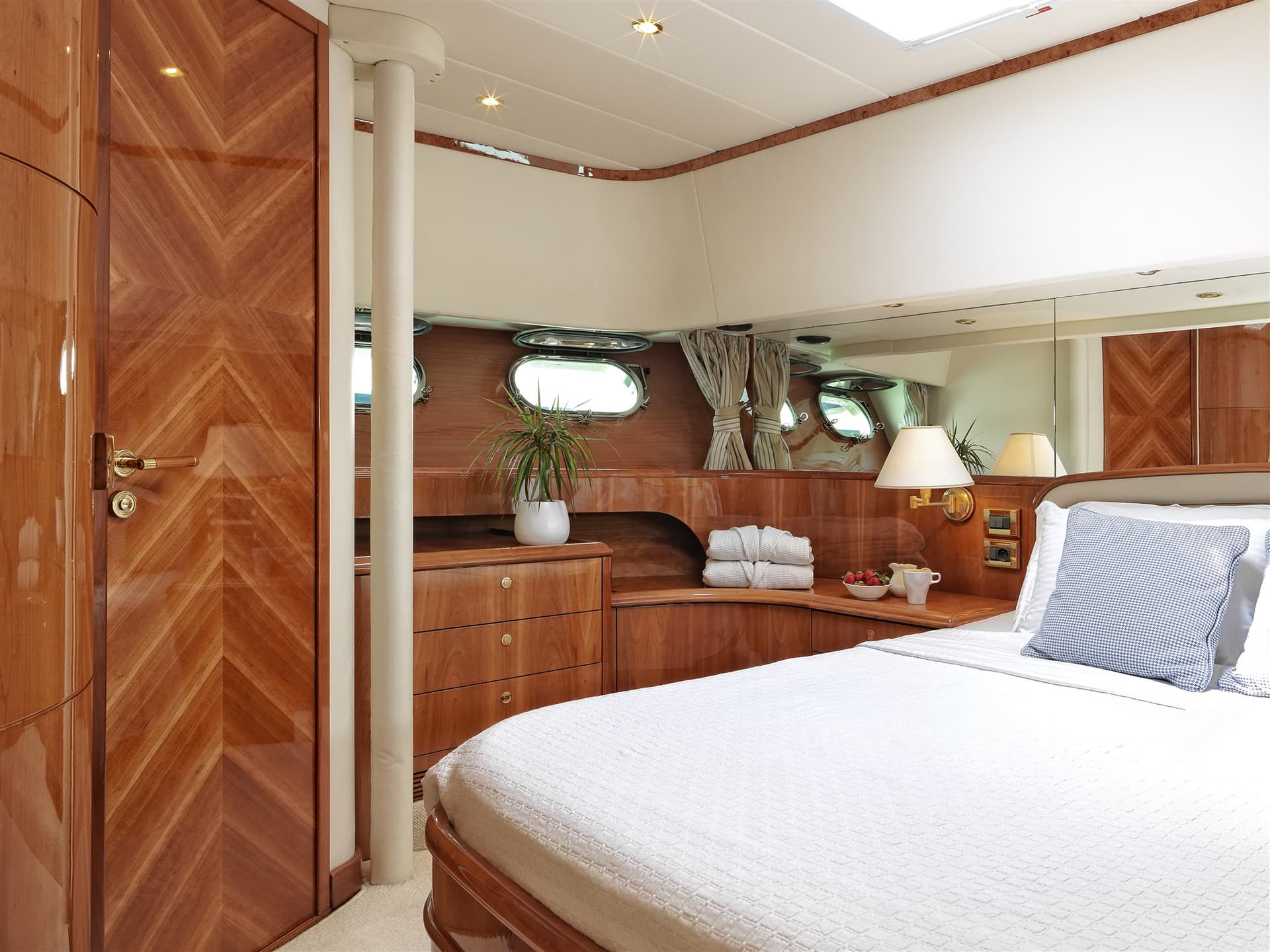 Guy Couach M/Y Atalanti usato - foto hero 21
