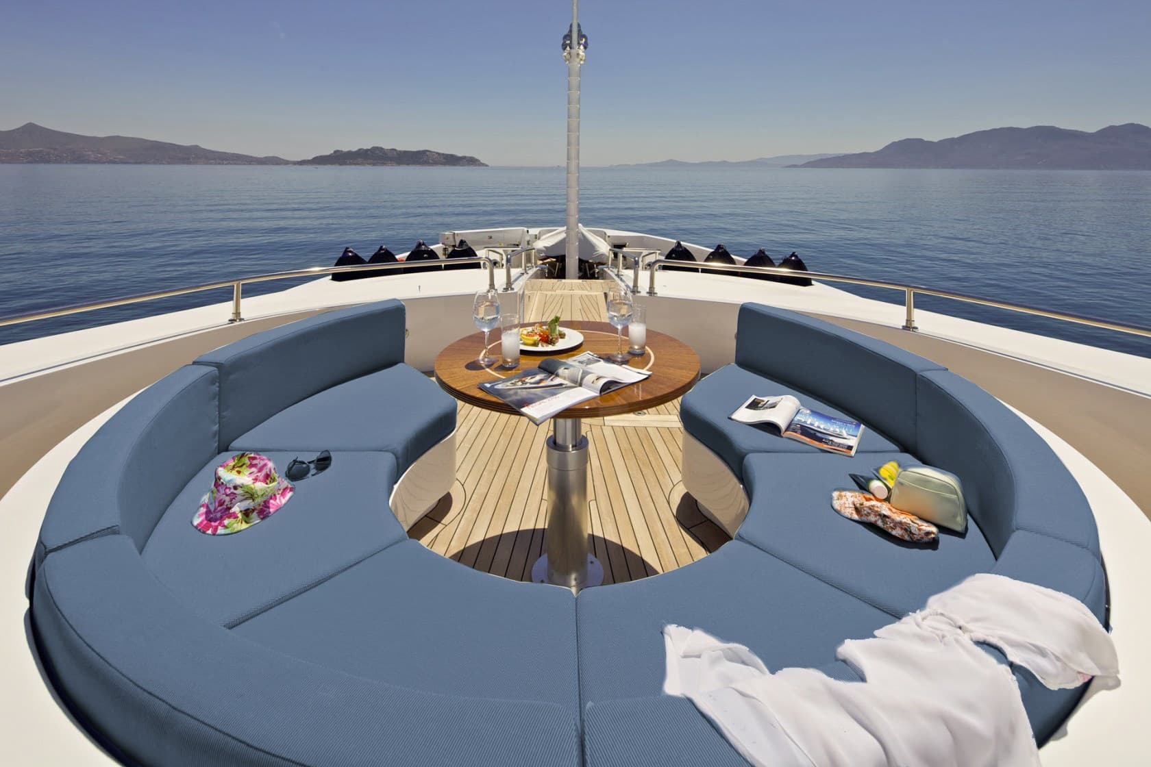 Golden Yachts M/Y Mia Rama - Interior View Golden Yachts M/Y Mia Rama - Interior View