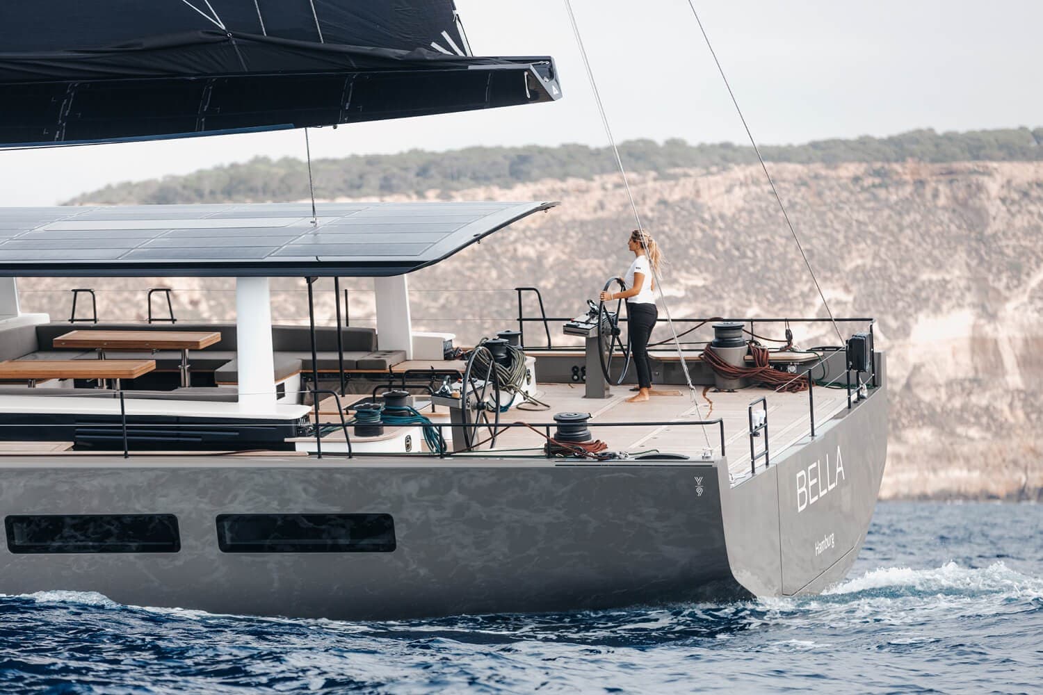 YYachts Y9 - Deck View YYachts Y9 - Deck View