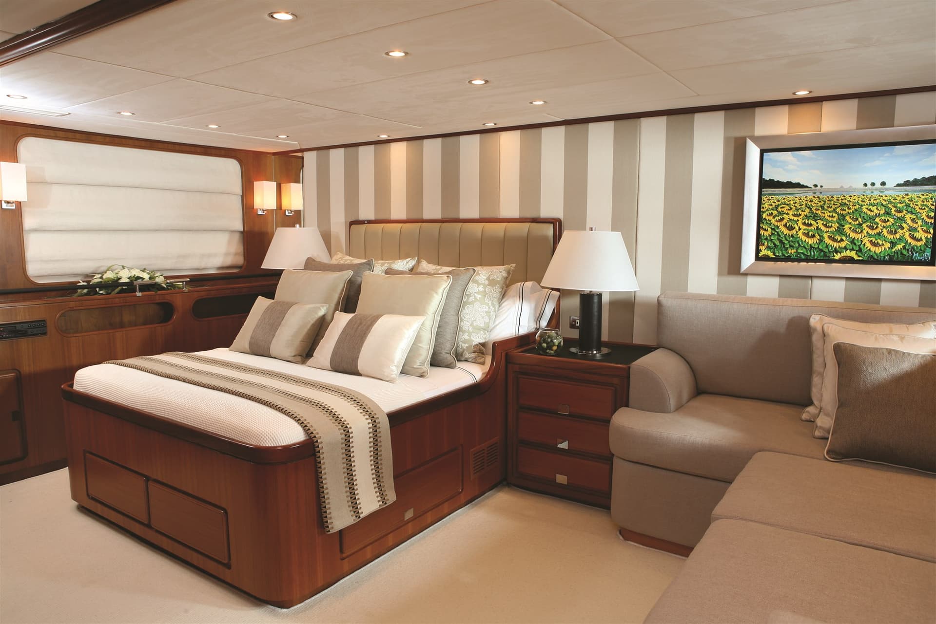 Perini Navi Gitana - Detail View 1 Perini Navi Gitana - Detail View 1