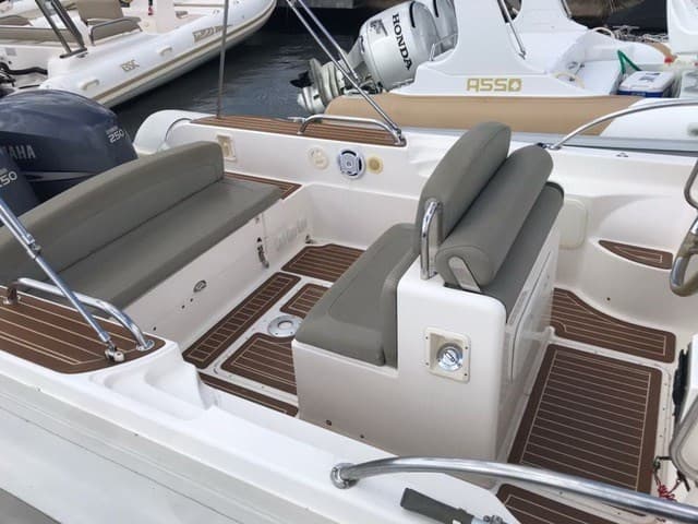 Capelli Tempest 900 Wa - Interior View Capelli Tempest 900 Wa - Interior View