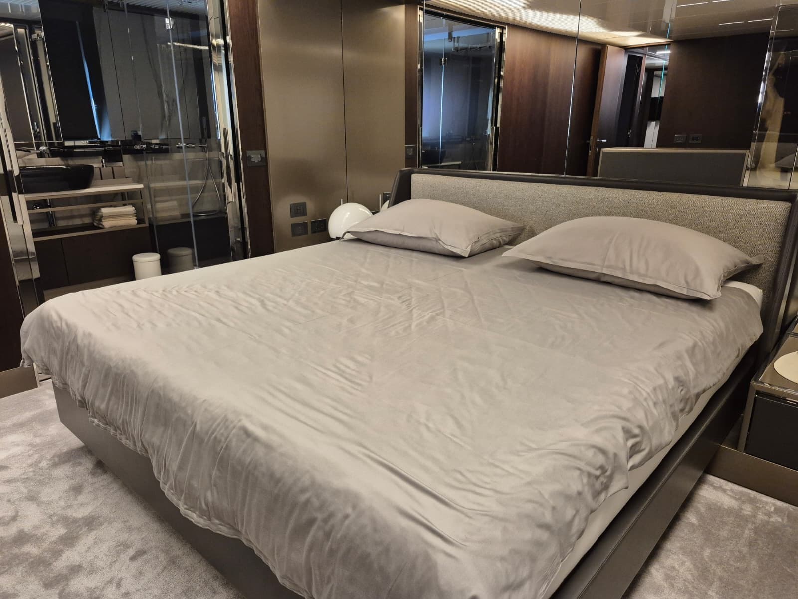 Ferretti Yachts 850 usato - foto hero 16